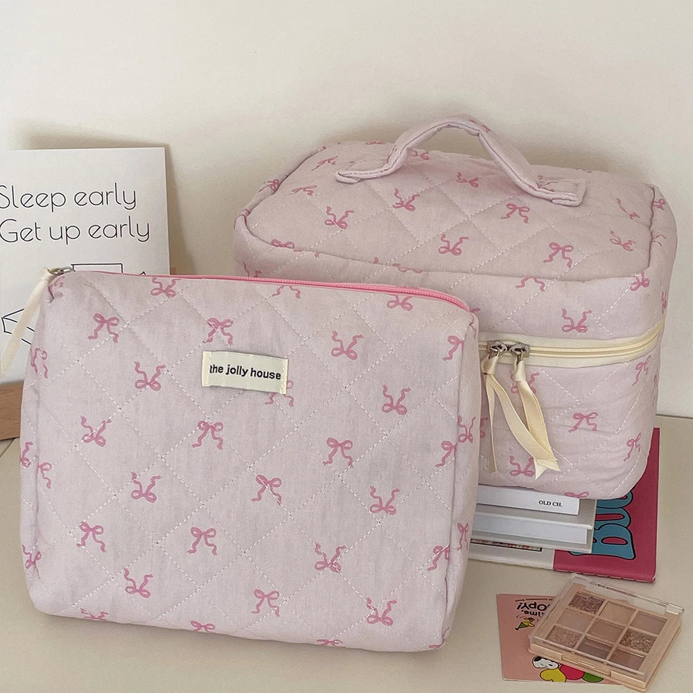 Necessaire Feminina com Laço Rosa – Bolsa de Maquiagem Acolchoada com Zíper | Organizador de Viagem Portátil - Serena Store